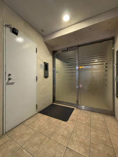 ロビー　オートロック、宅配ボックス