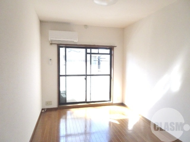 居室・リビング　明るいお部屋です♪