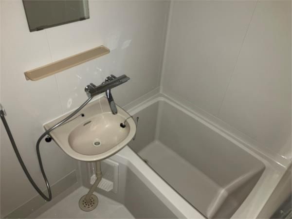 バス・シャワールーム　ゆったり過ごせるお風呂です