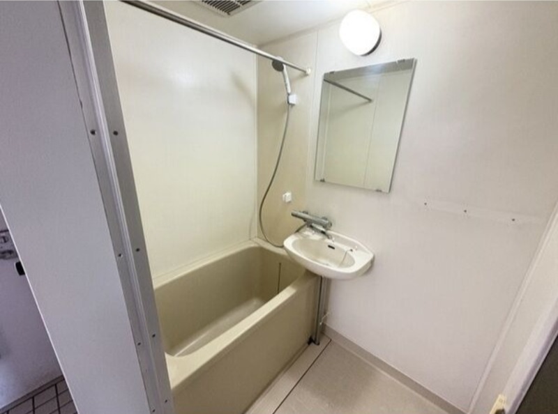 バス・シャワールーム　図面と現状に相違がある場合には現状を優先