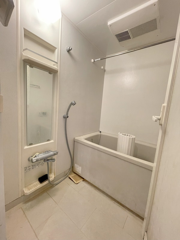 バス・シャワールーム　※別部屋参考写真