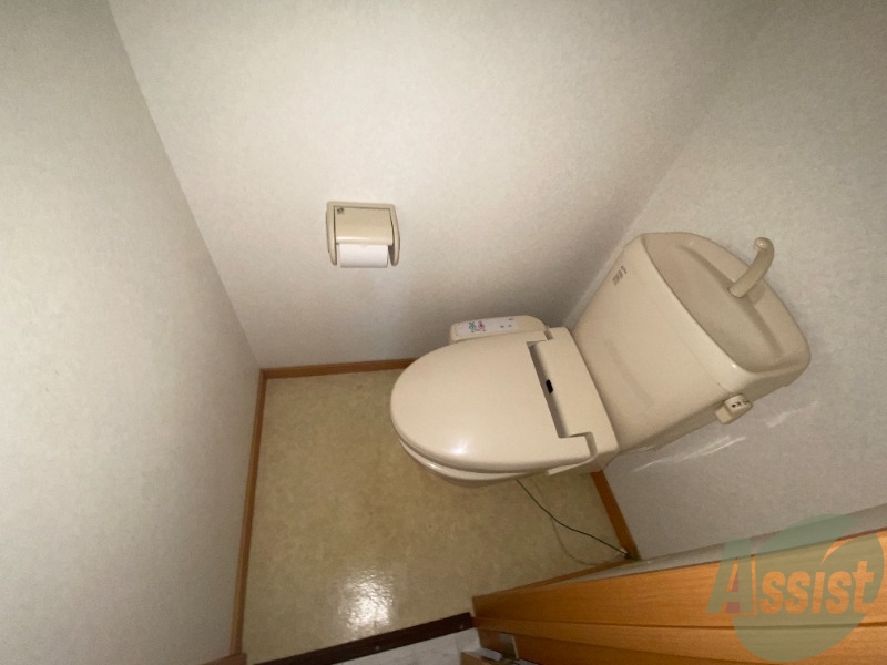 トイレ　シャワー付きのトイレは清潔感があって良いですね～。