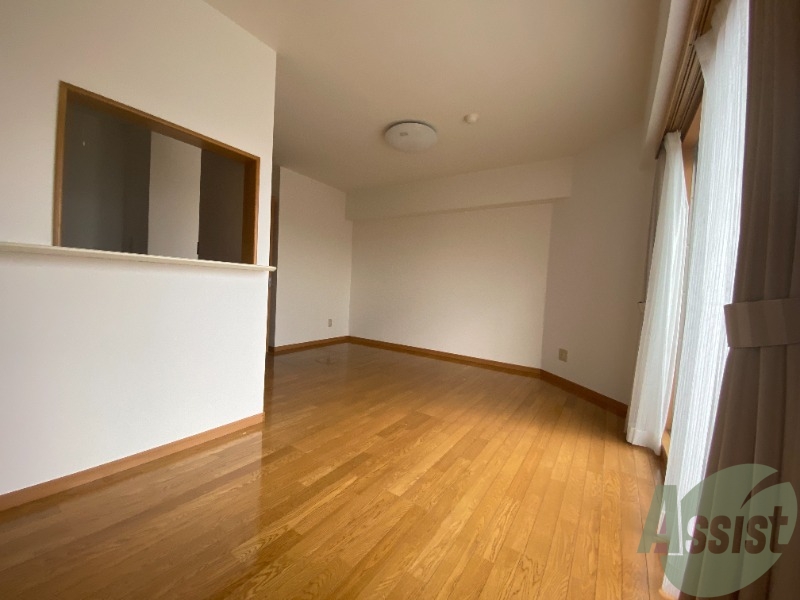 居室・リビング　１２．９帖の広いリビングはこんな感じです。