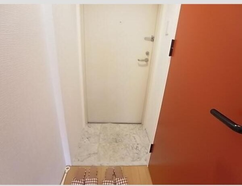 玄関　同物件、別室のお写真です。