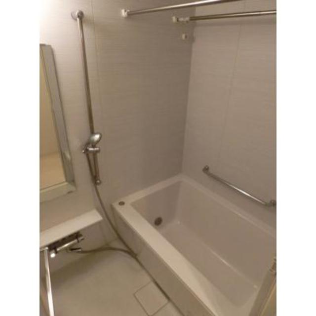 バス・シャワールーム　※写真は同タイプ住戸です。