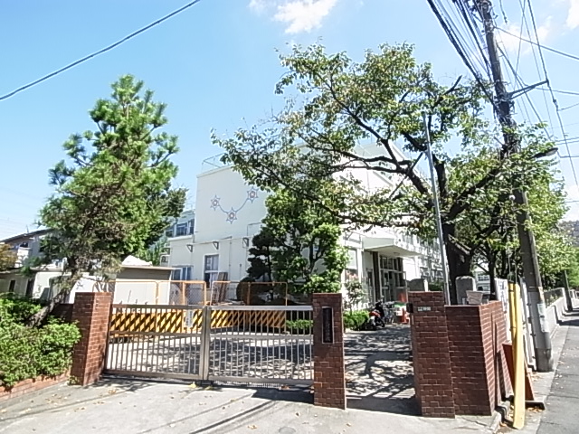 小学校　足立区立長門小学校（小学校）まで523m