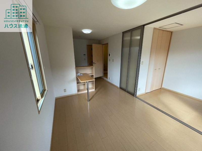 居室・リビング　※写真は別号室です