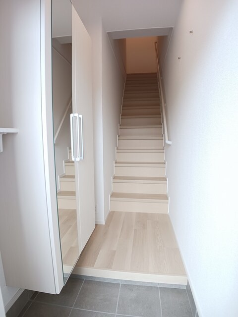 玄関　未完成の為イメージ写真です。
