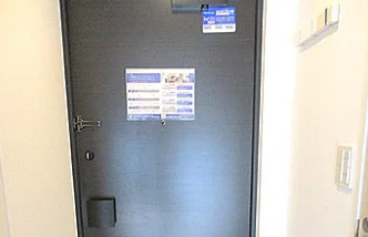 玄関　※別部屋の参考写真です。