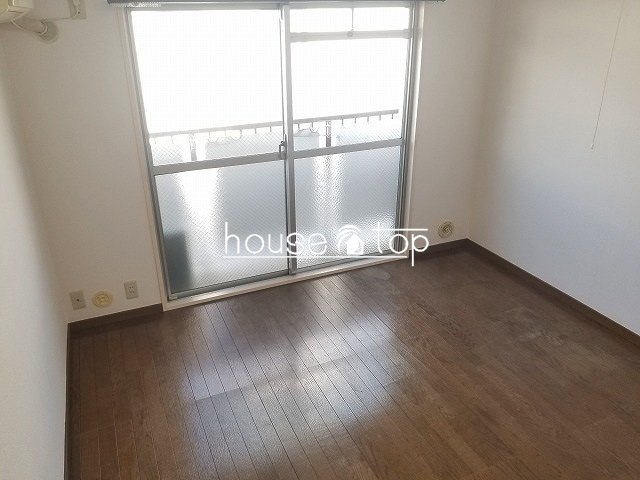 居室・リビング　日当たりの良いお部屋です