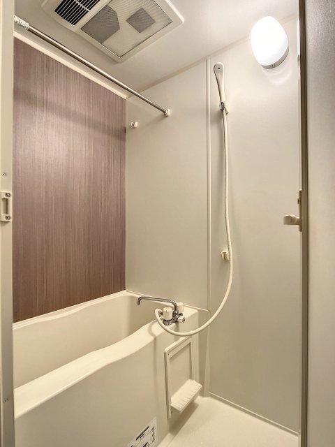 バス・シャワールーム　バスルーム