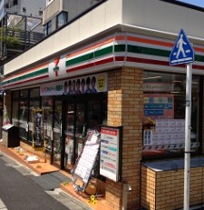 コンビニ　セブンイレブン新宿神楽坂駅西店（コンビニ）まで575m