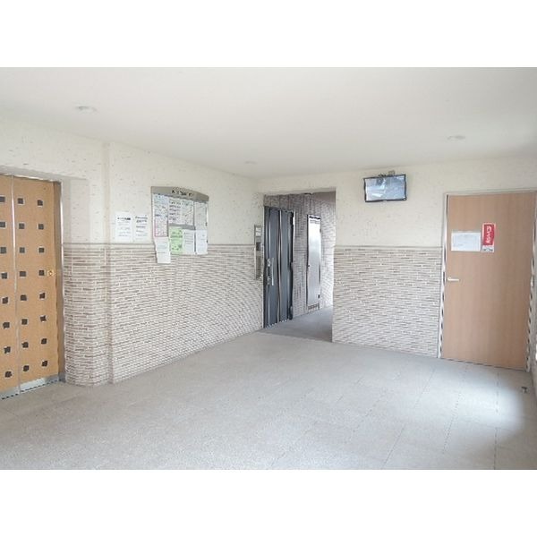 エントランス　きれいなエントランスですね