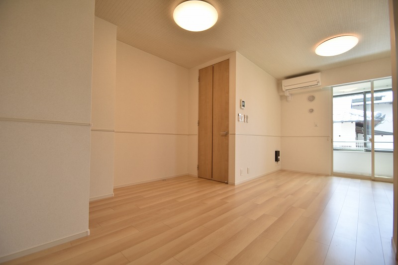 居室・リビング　室内物干しついてます！