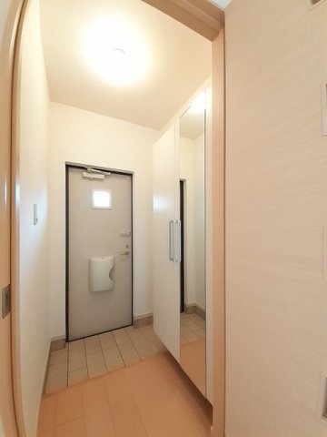 玄関　落ち着いた玄関です