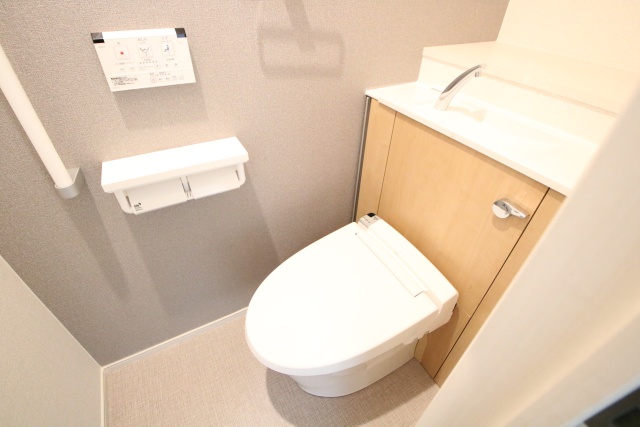 トイレ　※別室の参考写真の為、現況優先です。