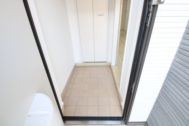 玄関　※別室の参考写真の為、現況優先です。