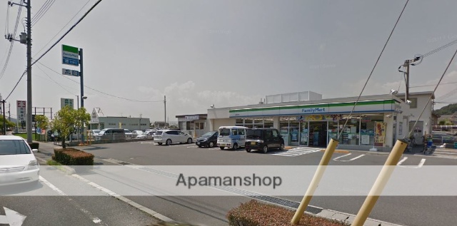 コンビニ　ファミリーマート（コンビニ）まで649m