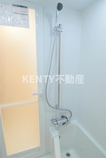 バス・シャワールーム　コンパクトで使いやすいシャワールームです