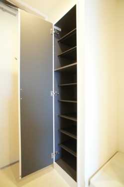 玄関　【女性のお一人暮らしでも安心のセキュリティ♪】