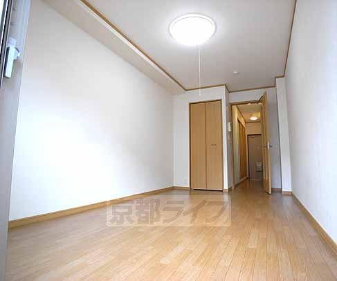 居室・リビング　７．５帖の洋室です