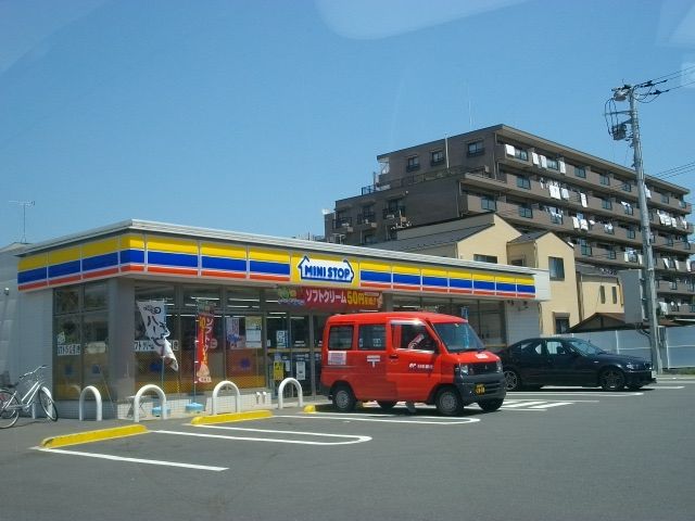 コンビニ　ミニストップ前原西4丁目店（コンビニ）まで272m