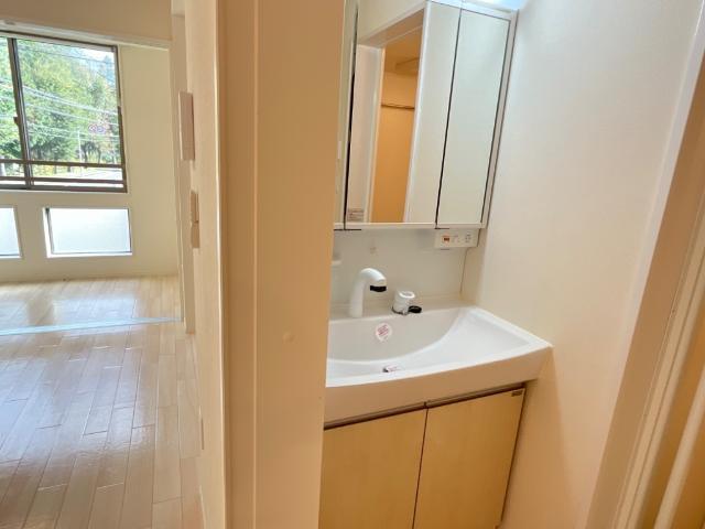 洗面設備　洗髪洗面化粧台