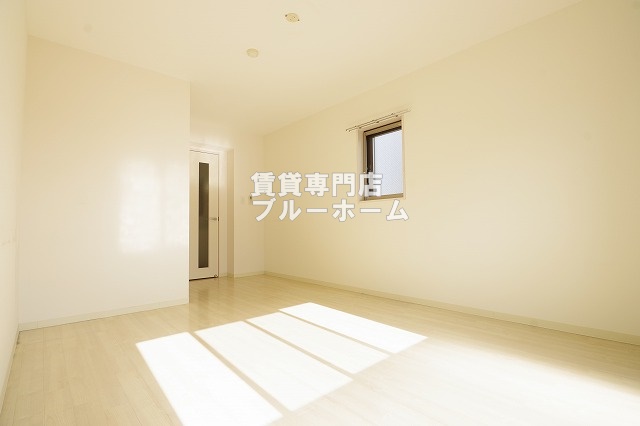 その他　洋室9.4帖！