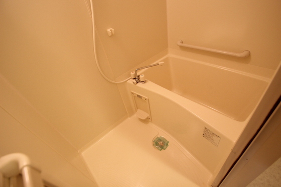バス・シャワールーム　※別部屋の写真です