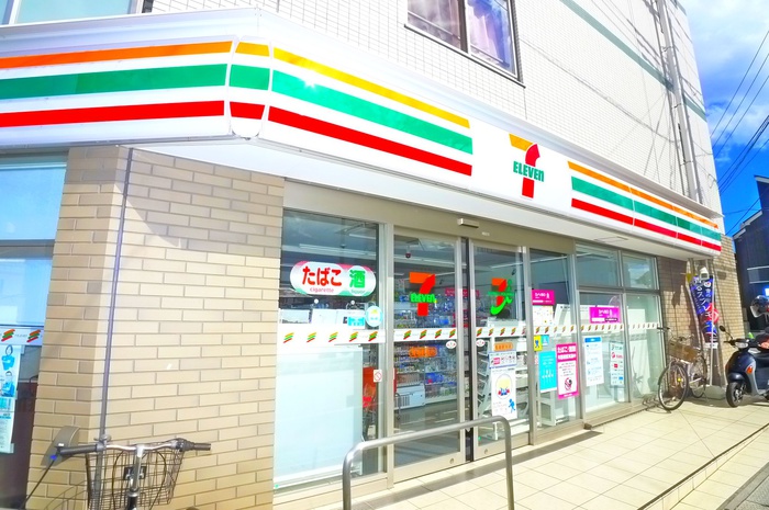 コンビニ　セブンイレブン（コンビニ）まで350m