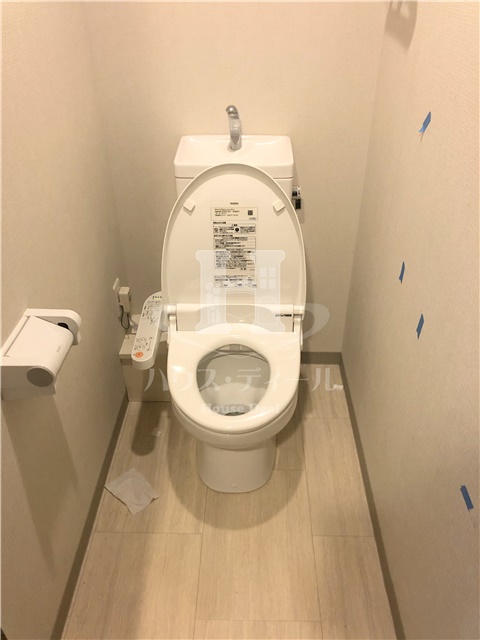 トイレ　別号室参考写真です