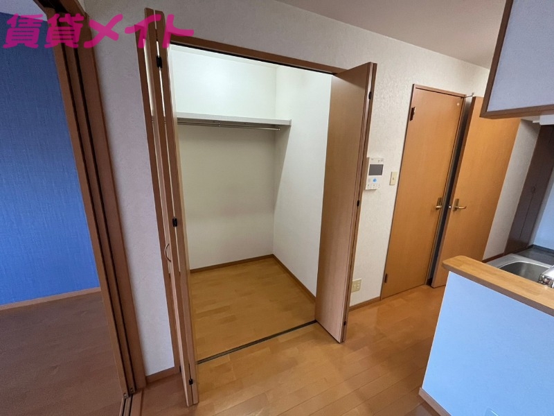 収納　同型参考写真