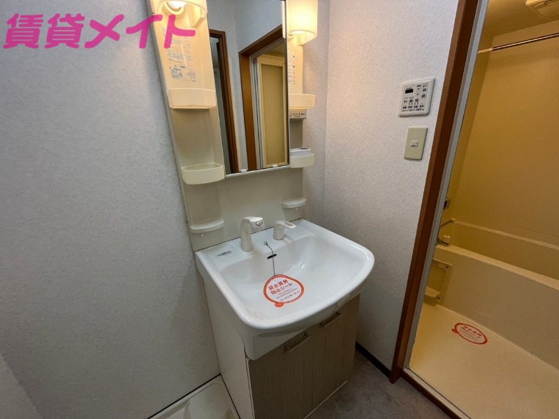 洗面設備　同型参考写真