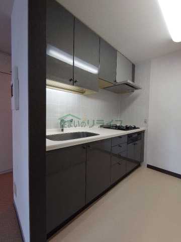 キッチン　別部屋の参考写真で御座います。