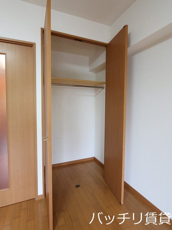 収納　画像は別号室の為、現状を優先いたします。