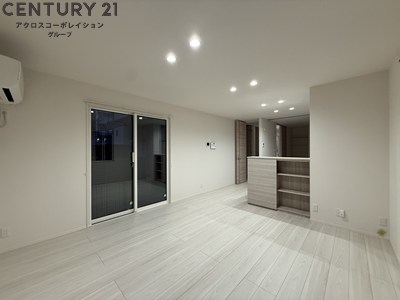 居室・リビング　２面採光の明るいお部屋です。