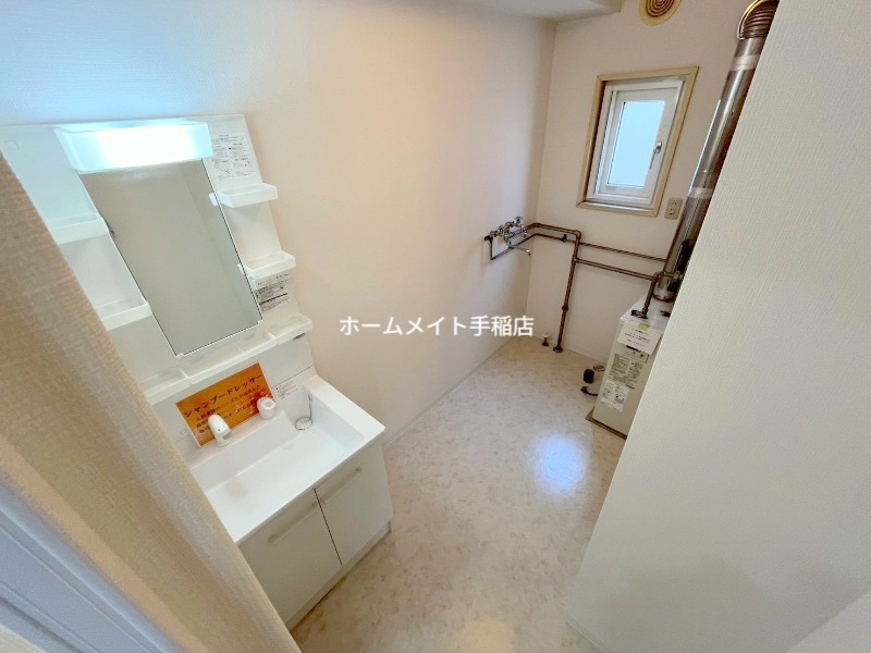 洗面設備　便利な洗面台付きでございます！