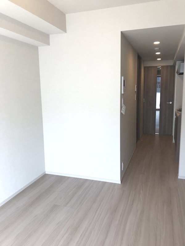 居室・リビング　内見予約受付中、お気軽にお問い合わせください。【0037-6