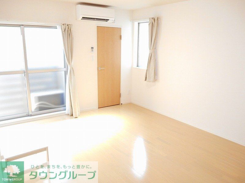 居室・リビング　同タイプモデル写真です