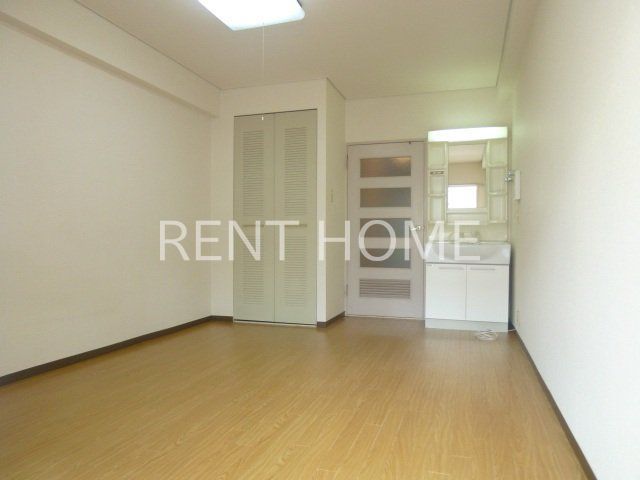 居室・リビング　広めの8帖のお部屋です