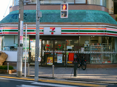 コンビニ　セブンイレブン 京成町屋駅前店（コンビニ）まで218m