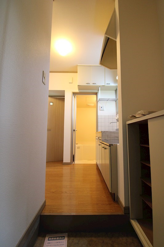 玄関　※別部屋参考画像