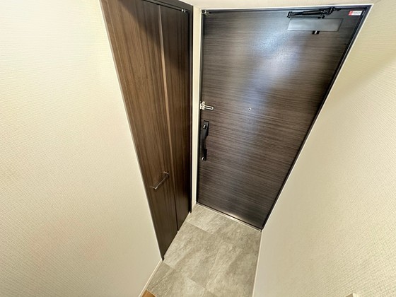 玄関　※別部屋の写真です