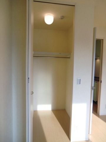 収納　広々ウォークインクローゼット