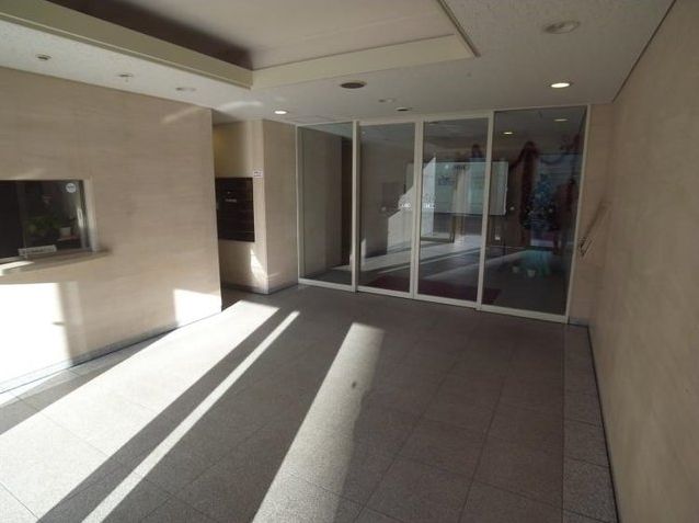 ロビー　弊社は都内全域の物件をご紹介可能です！