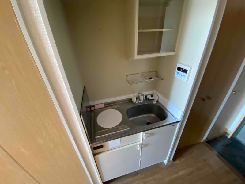 キッチン　同物件別部屋写真