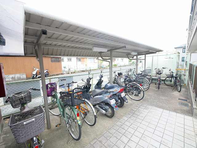 その他共有部分　駐輪場になります。