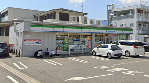 コンビニ　ファミリーマート 児玉西店（コンビニ）まで423m