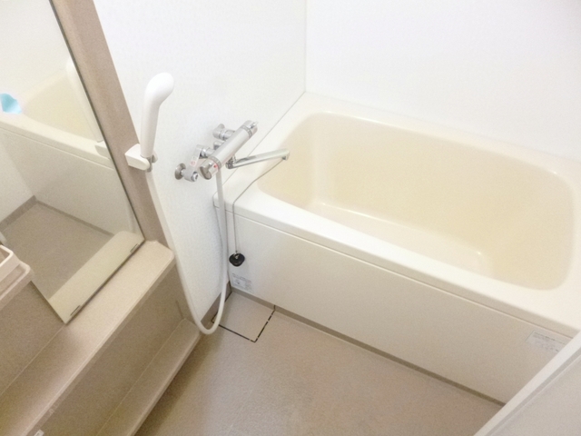 バス・シャワールーム　清潔感のあるトイレです！
