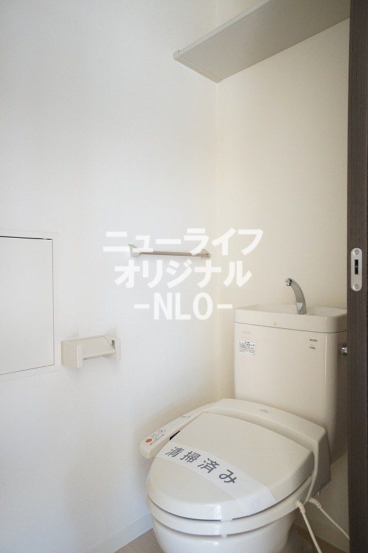 トイレ　あると嬉しい温水洗浄便座付き♪